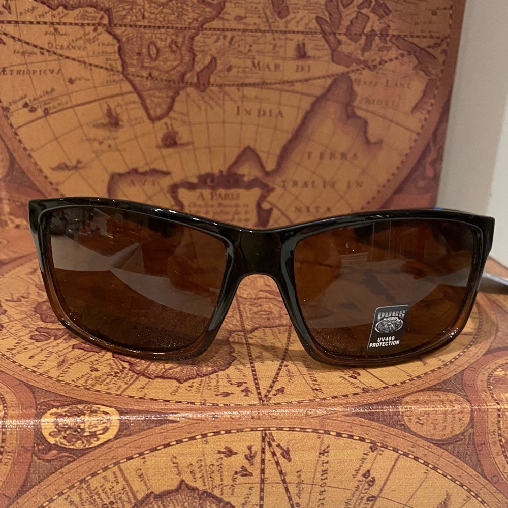 Pugs sunglasses UV 400 protection